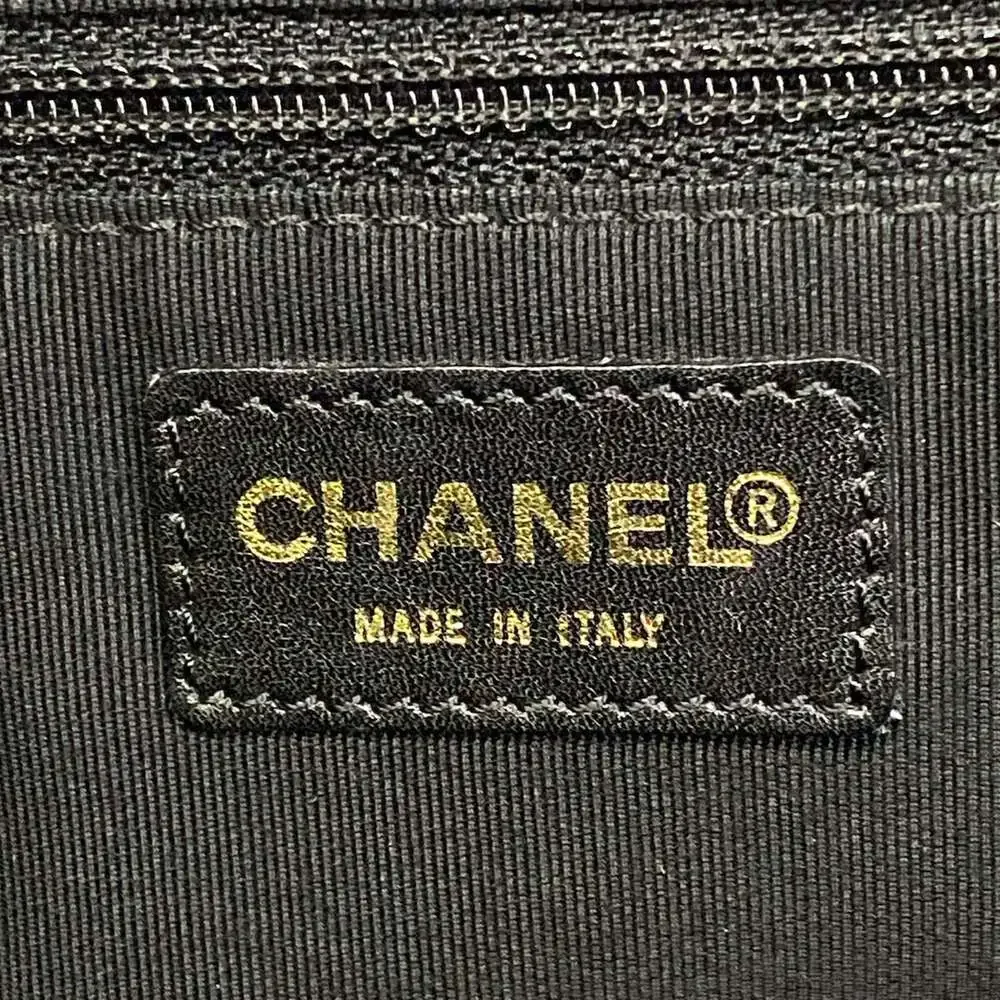 Chanel Petit Timeless Tote (PTT) / Matelasse Shoulder Bag A18004